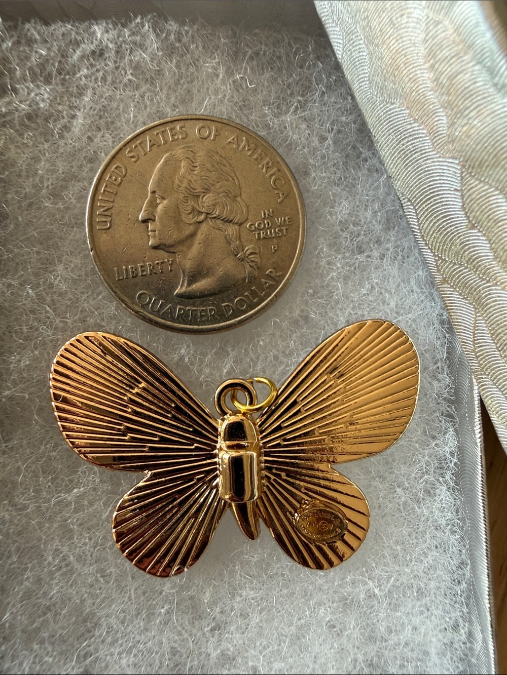 ChaneI Cream and Gold Butterfly 🦋 Pendant - Picture 2 of 5